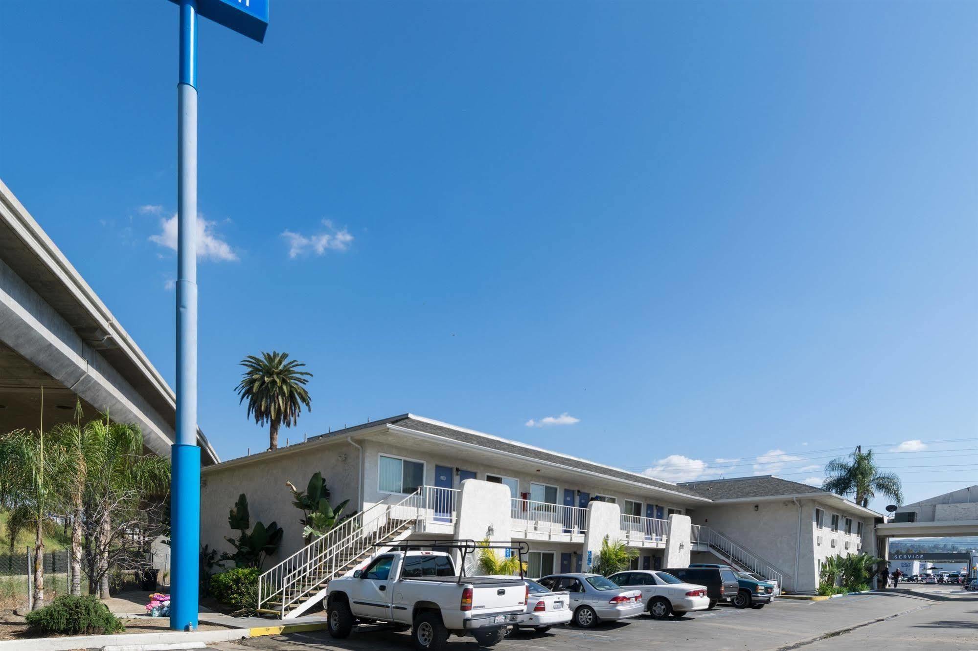 Motel 6-Redlands, Ca Εξωτερικό φωτογραφία